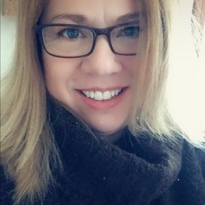 Meet your Posher, Myrna